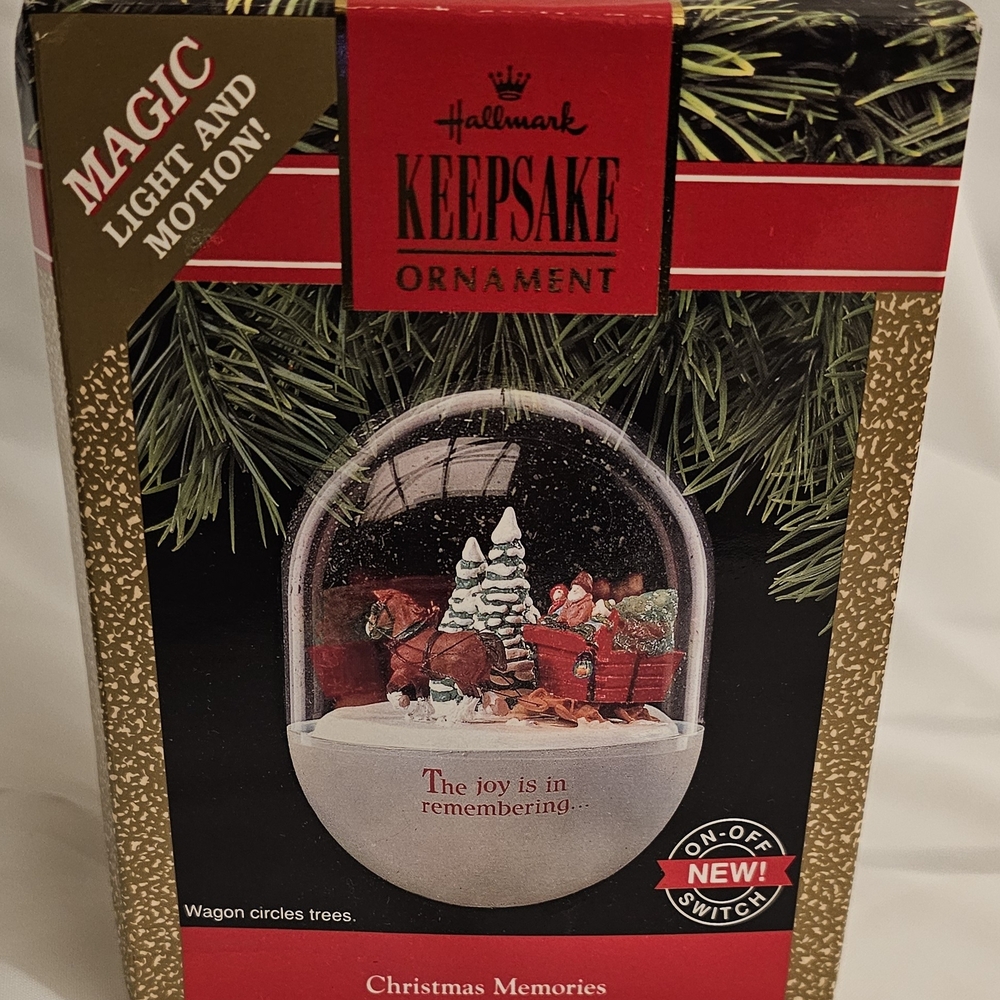 Hallmark Keepsake Christmas Memories Ornament